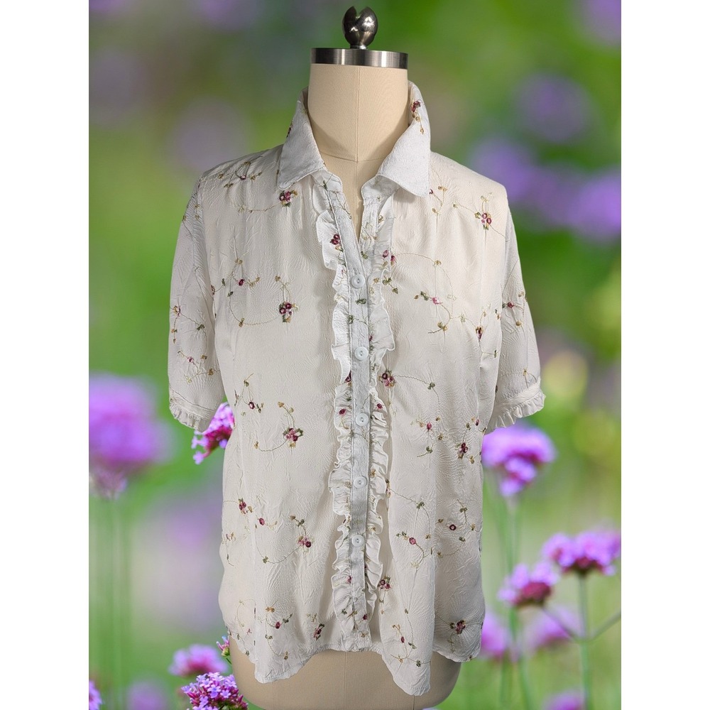 Clothes Contact XXL-XXXL Floral Embroidered Ruffle Crinkle Button Down Shirt